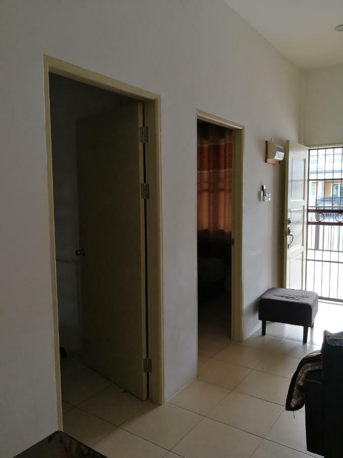 Address No 915, Lorong Uni Central 13, Taman Uni Central, Kuching Samarahan Expressway Exterior photo