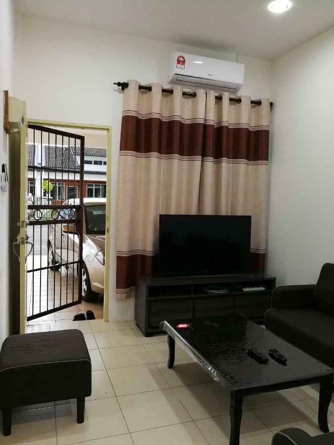 Address No 915, Lorong Uni Central 13, Taman Uni Central, Kuching Samarahan Expressway Exterior photo